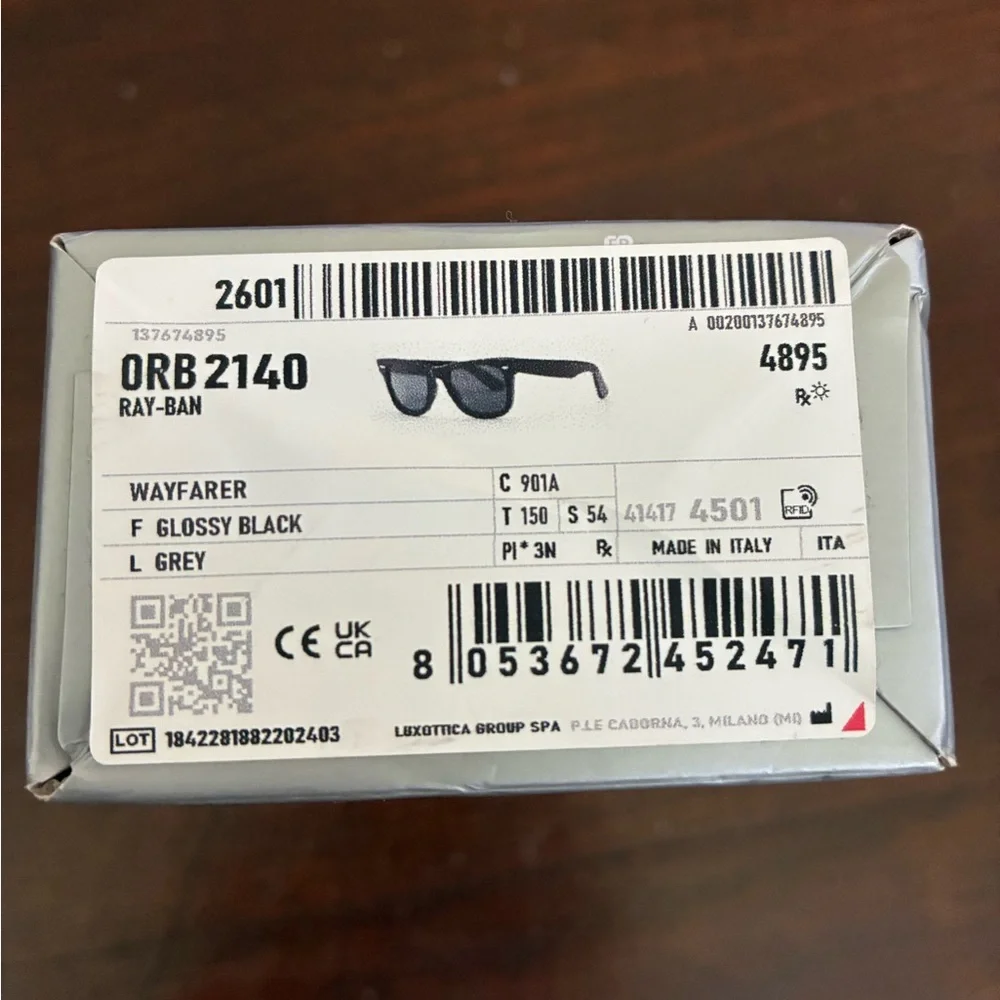Ray-Ban Black Wayfarer Sunglasses